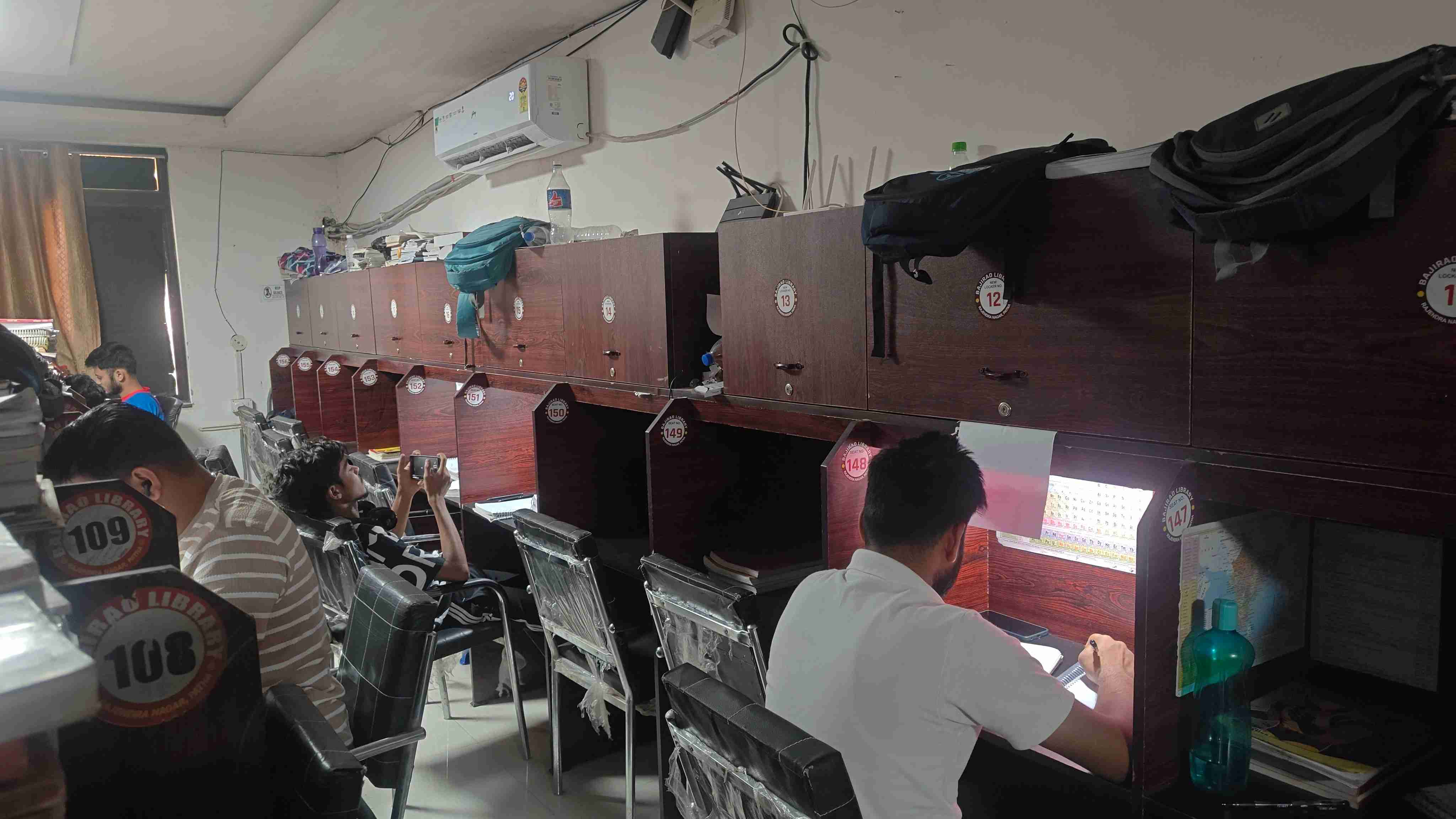 Premium Desk